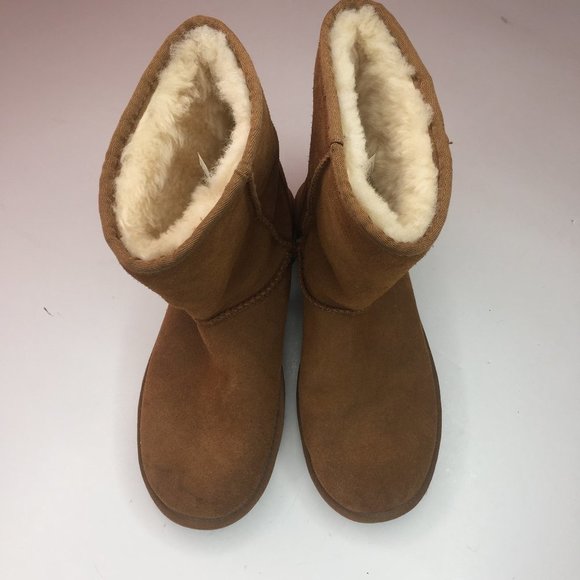 Koolaburra by UGG women sz 8 short chestnut boots. - Picture 6 of 11